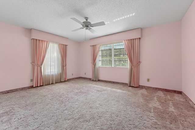 2201 SW 22nd Way SW, Boynton Beach, FL 33426