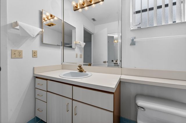 2201 SW 22nd Way SW, Boynton Beach, FL 33426