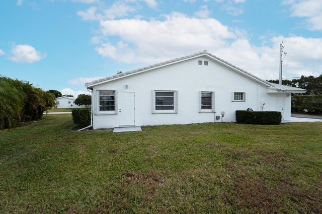 2201 SW 22nd Way SW, Boynton Beach, FL 33426