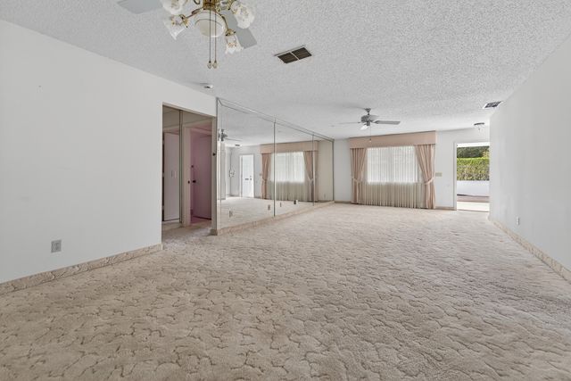 2201 SW 22nd Way SW, Boynton Beach, FL 33426