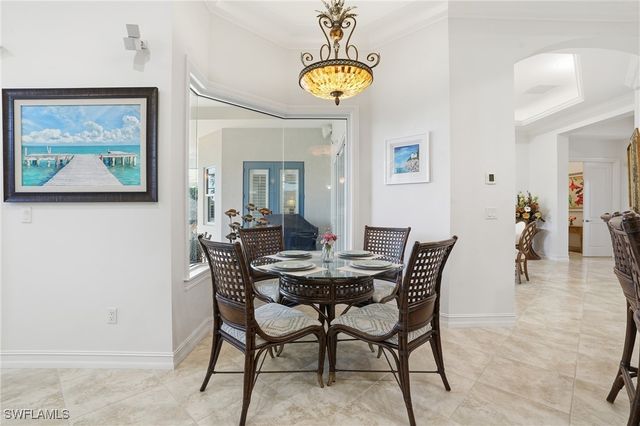 430 Saddlebrook LN, Naples, FL 34110