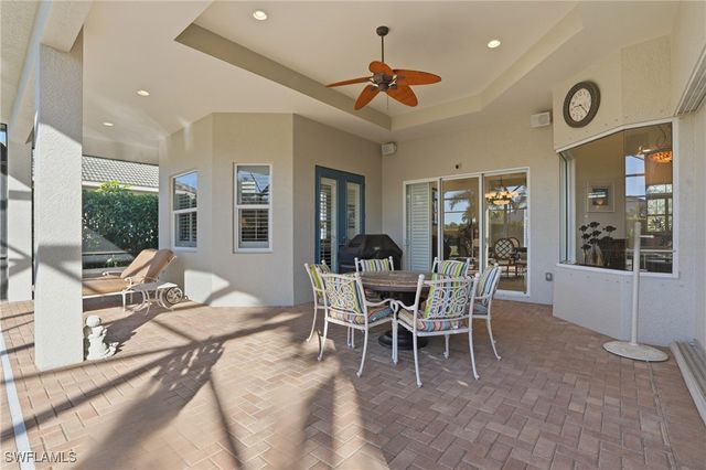 430 Saddlebrook LN, Naples, FL 34110