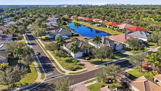 430 Saddlebrook LN, Naples, FL 34110