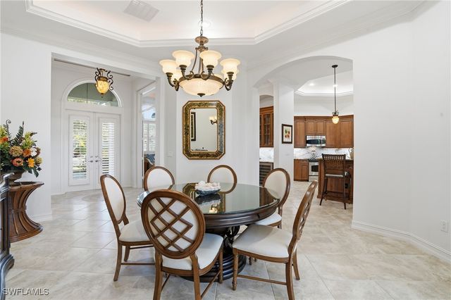 430 Saddlebrook LN, Naples, FL 34110