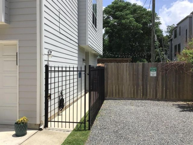 850 W 20th Street, Houston, TX 77008