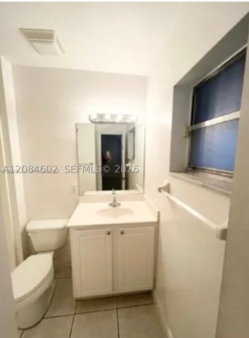 5219 SW 43rd Ter 2, Dania Beach, FL 33314