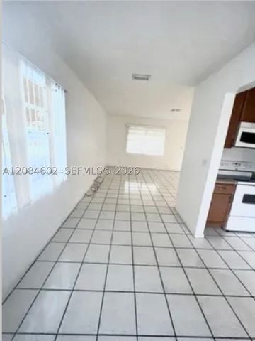 5219 SW 43rd Ter 2, Dania Beach, FL 33314