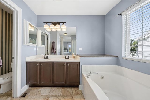 131 Wedgeport Circle, Romeoville, IL 60446