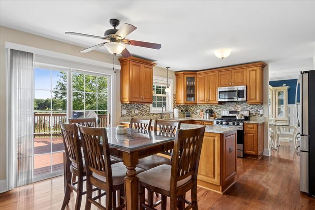 131 Wedgeport Circle, Romeoville, IL 60446