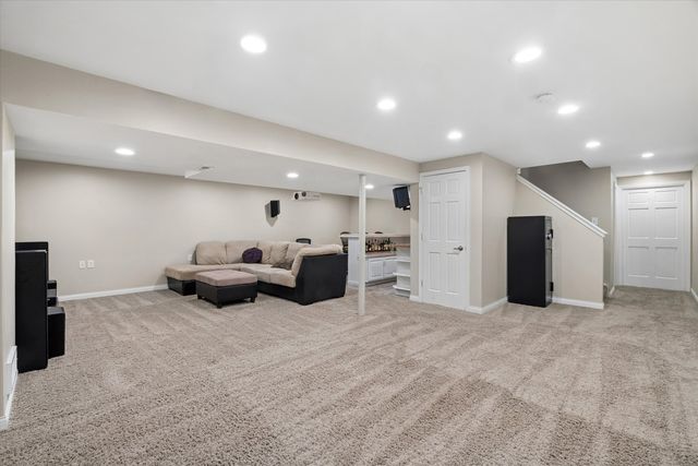 131 Wedgeport Circle, Romeoville, IL 60446
