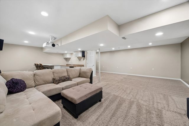 131 Wedgeport Circle, Romeoville, IL 60446