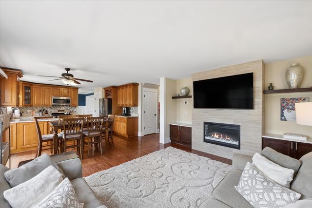 131 Wedgeport Circle, Romeoville, IL 60446