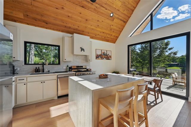 104 Greenwood Drive, Trinidad, TX 75163