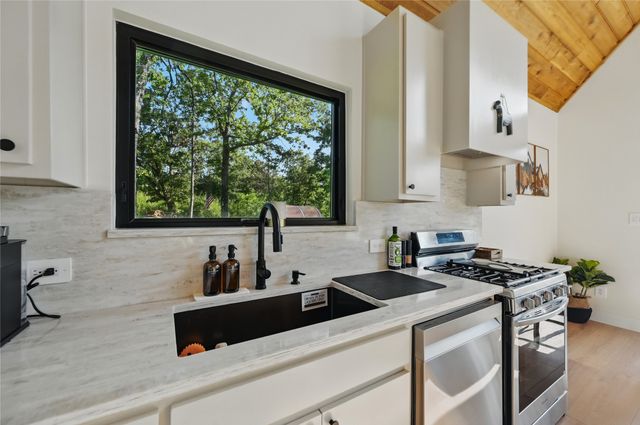 104 Greenwood Drive, Trinidad, TX 75163