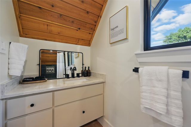 104 Greenwood Drive, Trinidad, TX 75163