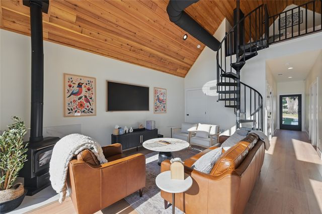 104 Greenwood Drive, Trinidad, TX 75163