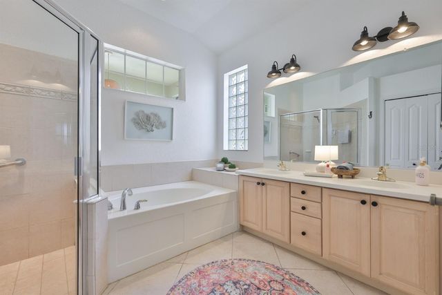 1045 EMERALD DUNES DRIVE, Sun City Center, FL 33573