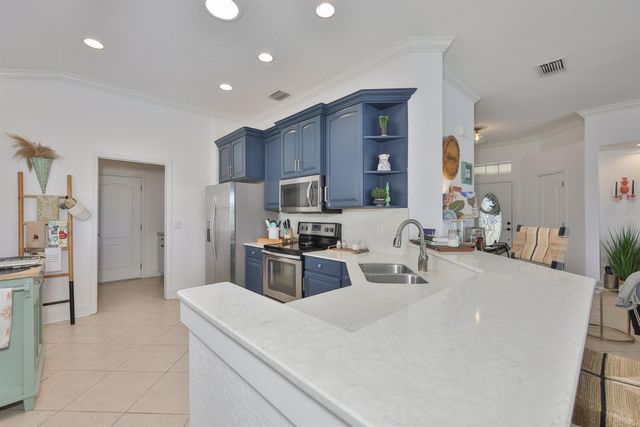 1045 EMERALD DUNES DRIVE, Sun City Center, FL 33573