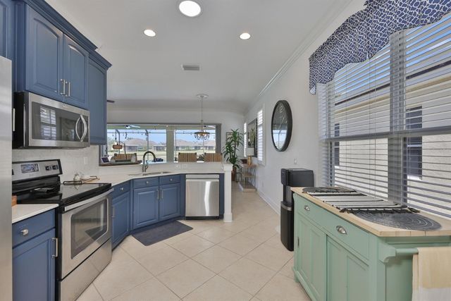 1045 EMERALD DUNES DRIVE, Sun City Center, FL 33573