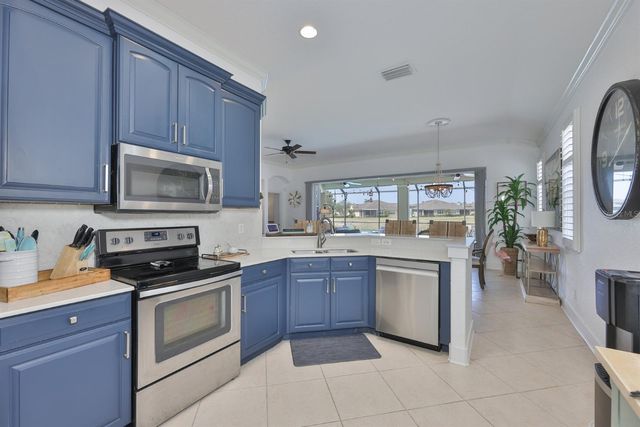 1045 EMERALD DUNES DRIVE, Sun City Center, FL 33573