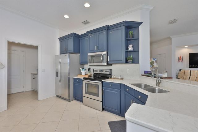 1045 EMERALD DUNES DRIVE, Sun City Center, FL 33573