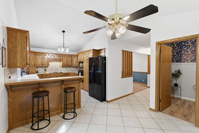 12207 W Briarwood Cir, Wichita, KS 67235