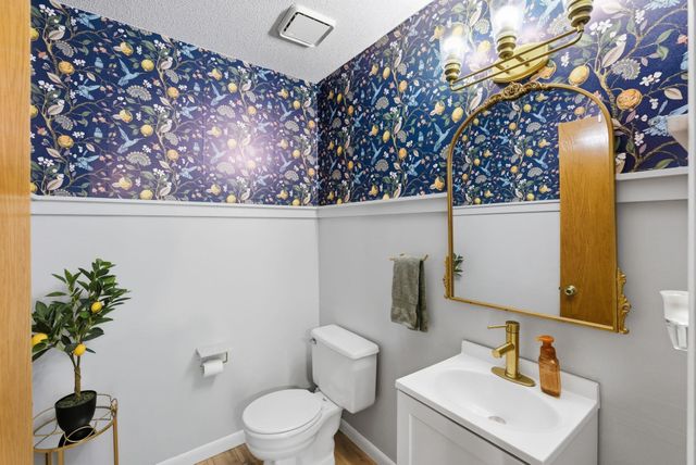 12207 W Briarwood Cir, Wichita, KS 67235