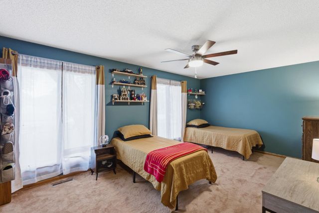 12207 W Briarwood Cir, Wichita, KS 67235