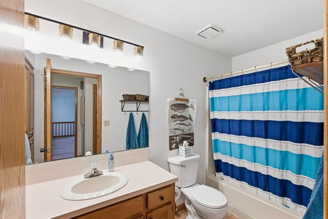 12207 W Briarwood Cir, Wichita, KS 67235