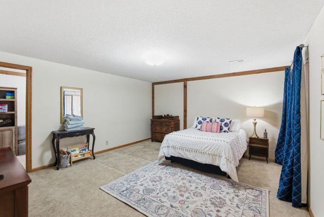 12207 W Briarwood Cir, Wichita, KS 67235