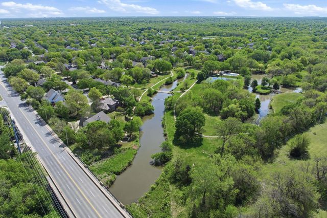 12207 W Briarwood Cir, Wichita, KS 67235