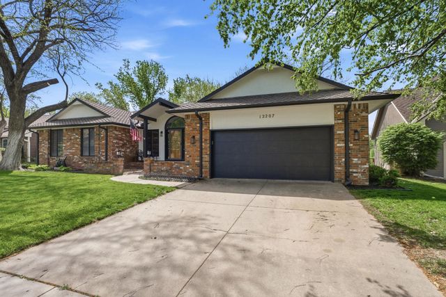 12207 W Briarwood Cir, Wichita, KS 67235