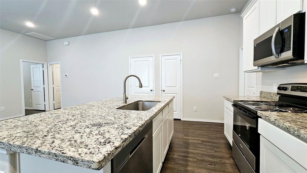 10948 Amblewood, Willis, TX 77318