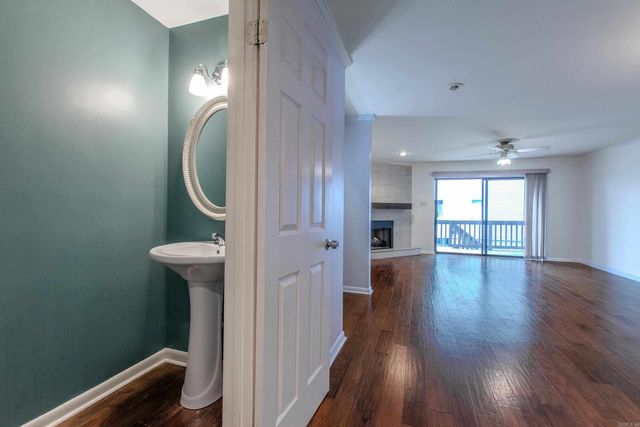 2824 Foxcroft Rd Apt 63, Little Rock, AR 72227