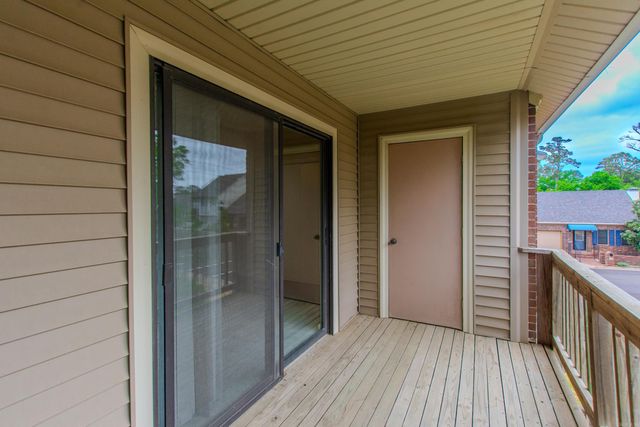 2824 Foxcroft Rd Apt 63, Little Rock, AR 72227
