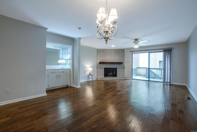 2824 Foxcroft Rd Apt 63, Little Rock, AR 72227