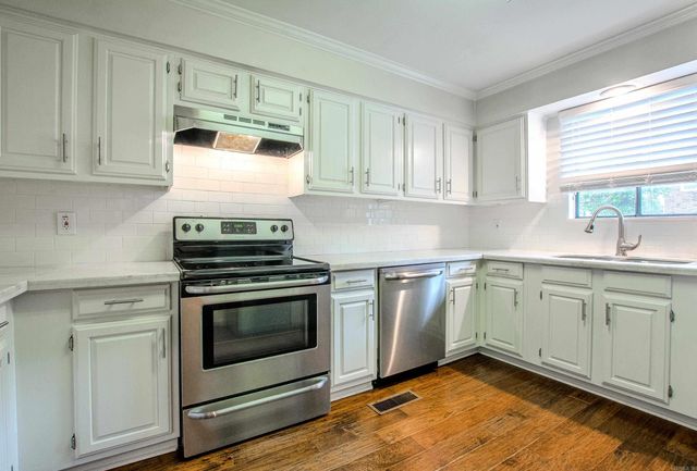 2824 Foxcroft Rd Apt 63, Little Rock, AR 72227