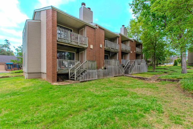 2824 Foxcroft Rd Apt 63, Little Rock, AR 72227