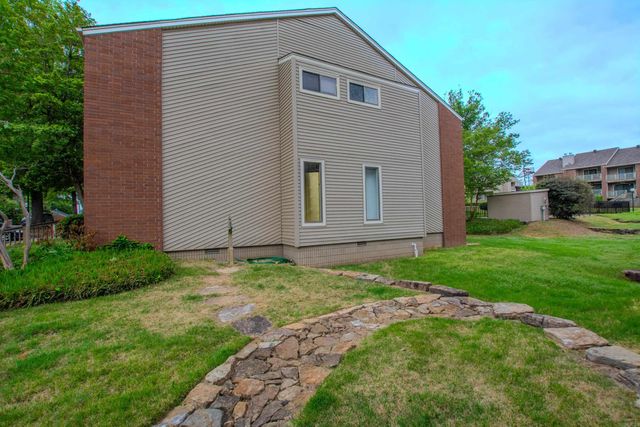 2824 Foxcroft Rd Apt 63, Little Rock, AR 72227