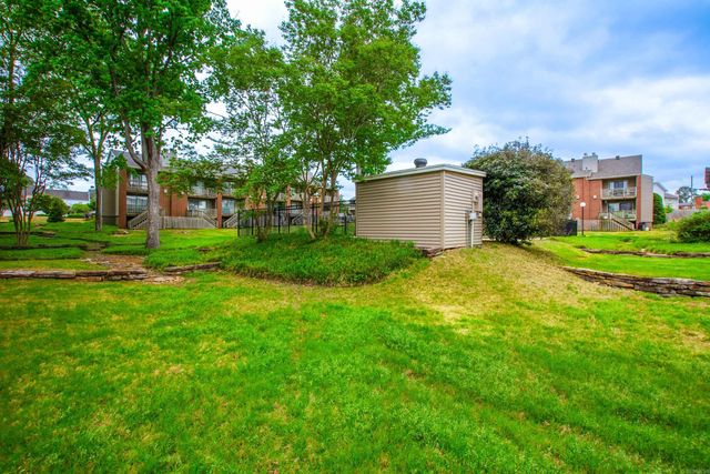 2824 Foxcroft Rd Apt 63, Little Rock, AR 72227
