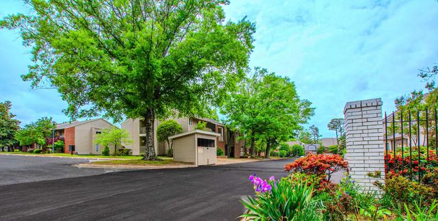 2824 Foxcroft Rd Apt 63, Little Rock, AR 72227