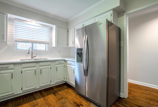 2824 Foxcroft Rd Apt 63, Little Rock, AR 72227