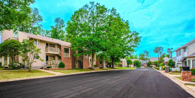 2824 Foxcroft Rd Apt 63, Little Rock, AR 72227
