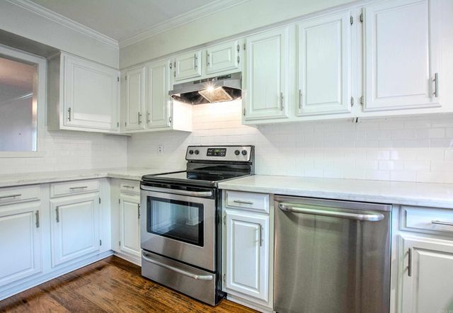 2824 Foxcroft Rd Apt 63, Little Rock, AR 72227