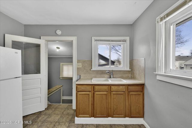 1019 E Manhattan Boulevard, Toledo, OH 43608