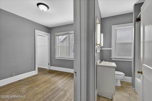 1019 E Manhattan Boulevard, Toledo, OH 43608