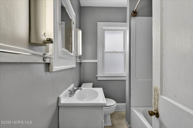 1019 E Manhattan Boulevard, Toledo, OH 43608