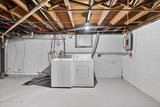 1019 E Manhattan Boulevard, Toledo, OH 43608