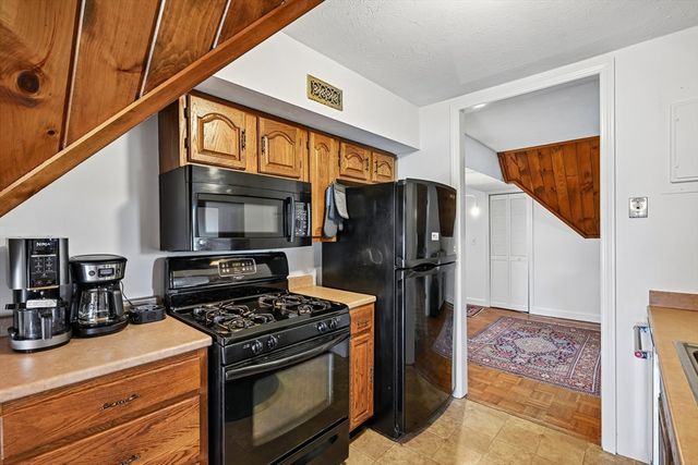 325 Mammoth Rd 3, Lowell, MA 01854