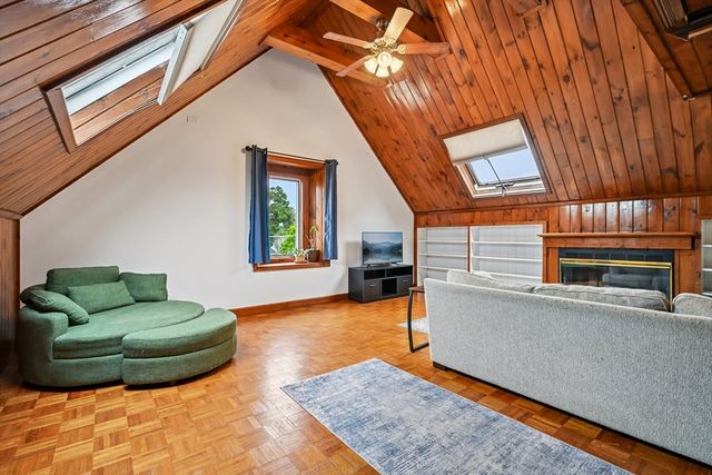 325 Mammoth Rd 3, Lowell, MA 01854